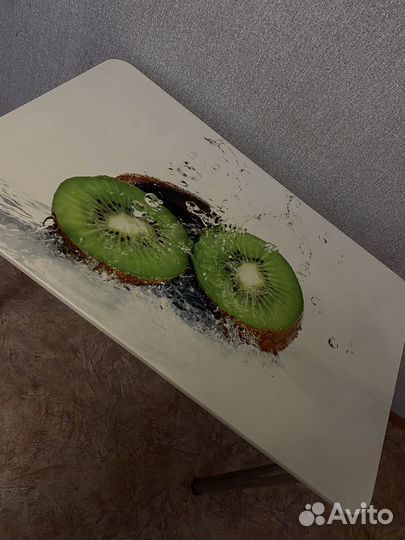 Кухонный стол