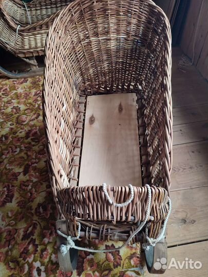 Сани плетёные