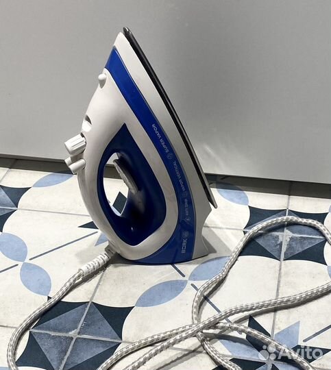 Утюг Bork паровой