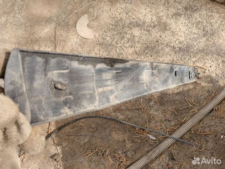 Молдинг передней левой двери рено меган 1