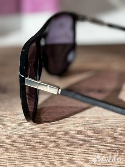 Солнечные очки Gucci