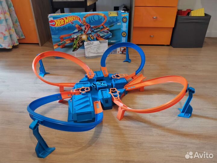 Hot wheels трек перекрестное столкновение