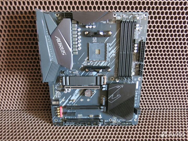 Gigabyte B550 Aorus Elite V2 (am4)