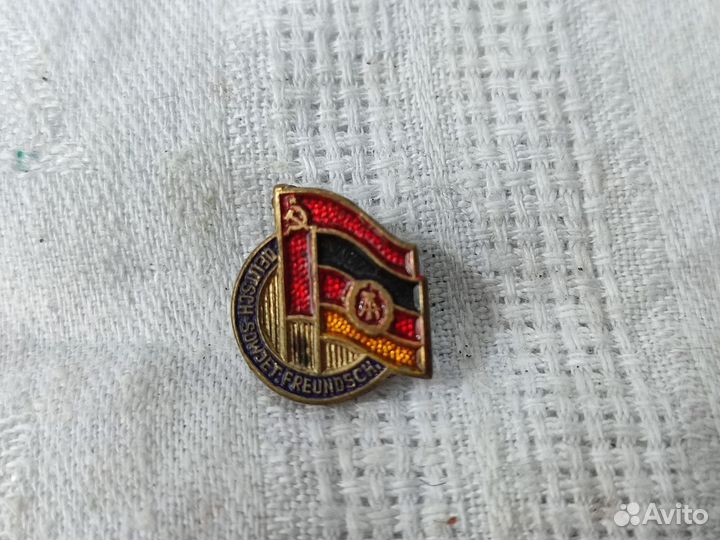 Значки и шевроны ГДР