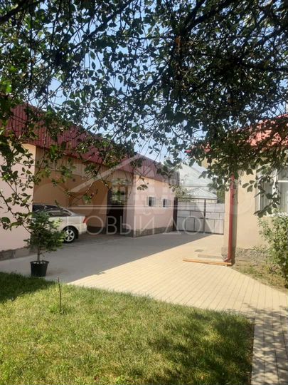 Дом 200 м² на участке 12 сот.