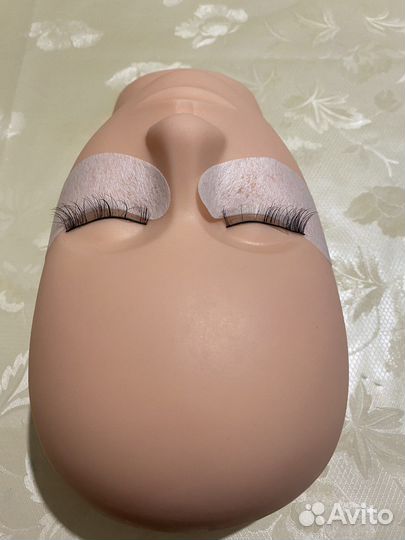 Манекен для наращивания ресниц и макияжа