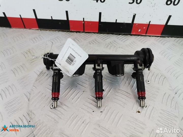 Форсунка Volkswagen Polo 3 рест. 2002 03D906031C