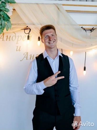 Ведущий — Алексей Гузев