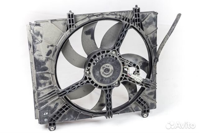 Диффузор радиатора охлаждения Nissan March