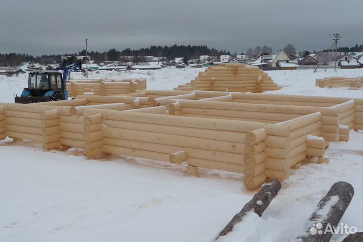 Сруб дома, бани из рубленного бревна