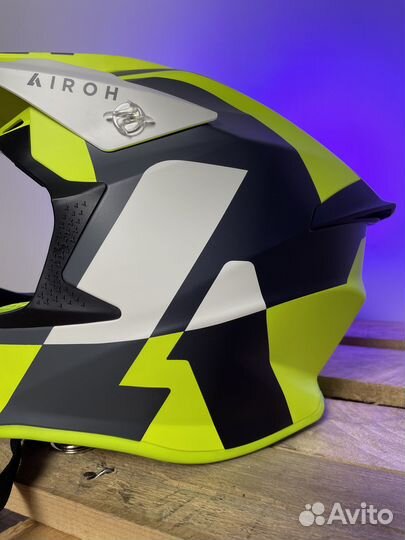 Внедорожный шлем Airoh Twist 2.0 Bit Yellow