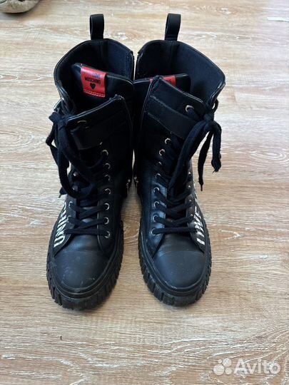 Love moschino ботинки