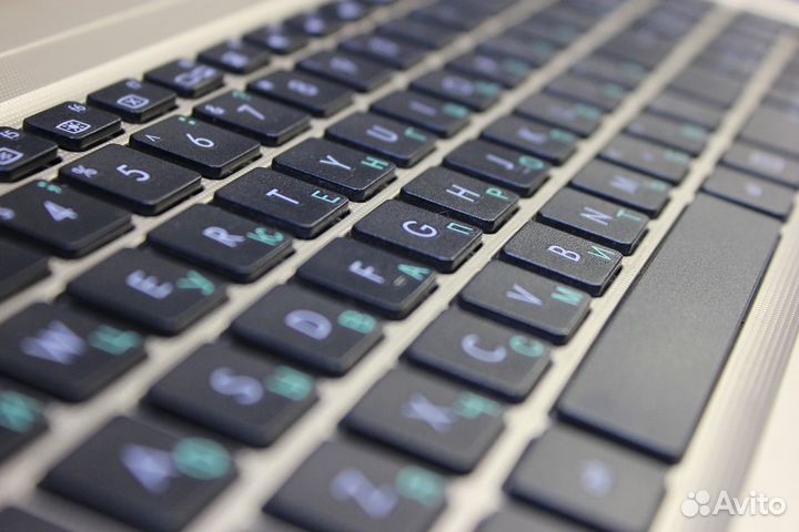 Ноутбук для всей семьи Asus MX110/SSD250/i3-6/8гб