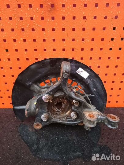 Ступица левая Toyota Camry 70