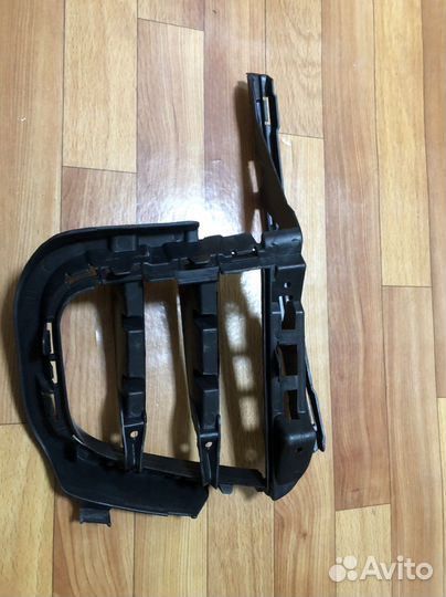 Решетка интеркуллера в бампер правая porsche macan