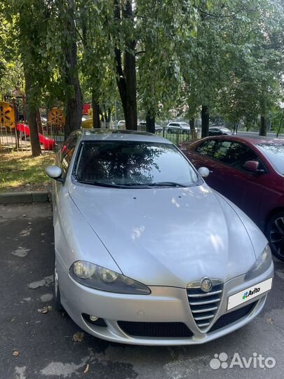 Alfa Romeo 147 1.6 МТ, 2002, 270 453 км