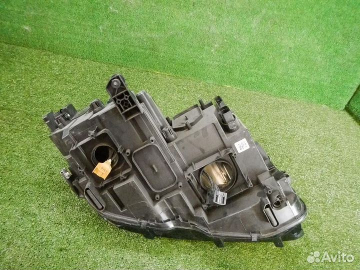 Фара левая Volkswagen Tiguan