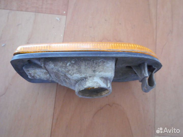 Повторитель на крыло Nissan Primera P10 (1990–1996