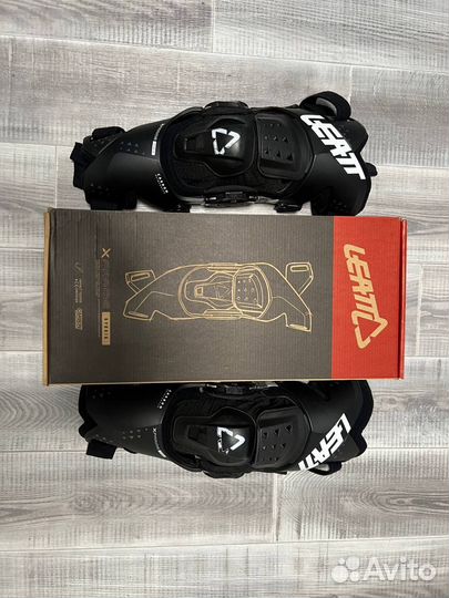 Наколенники брейсы Leatt Brace X-Frame Hybrid