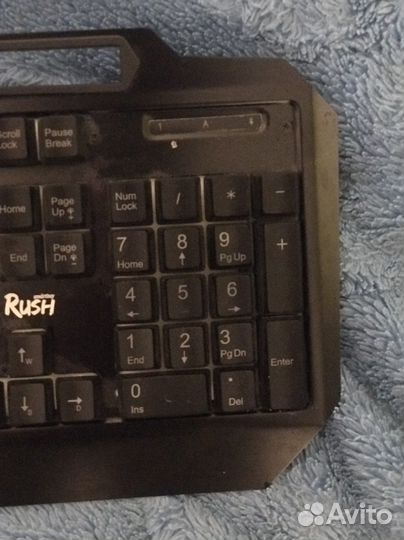 Игровая клавиатура и мышь