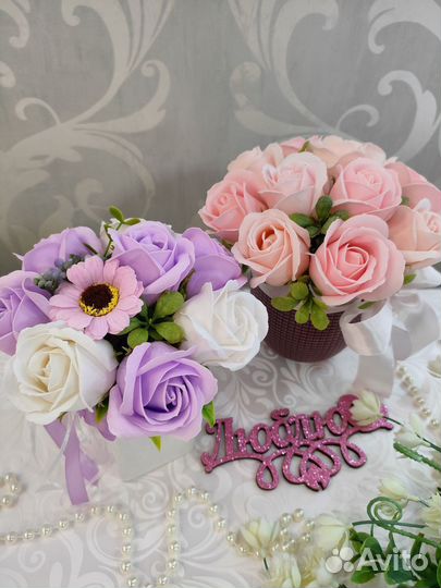 Букеты из мыльных роз в керамических кашпо