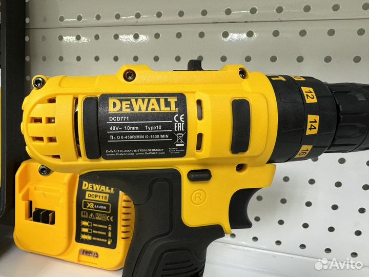 Шуруповерт DeWalt 48V с комплектом оснастки