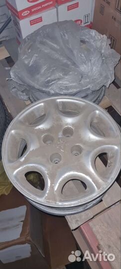 Диск r15 4x108 пежо.в наличии 2шт