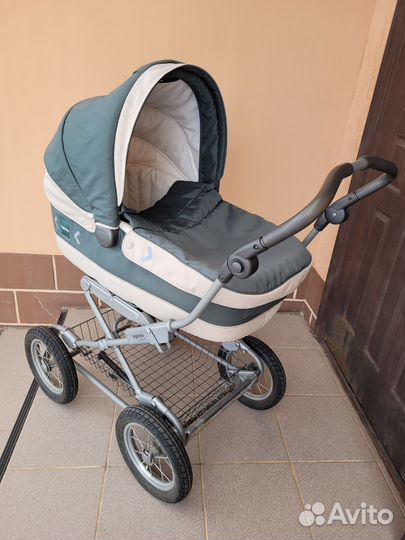 Коляска-люлька Inglesina Sofia тёмно-зелёная