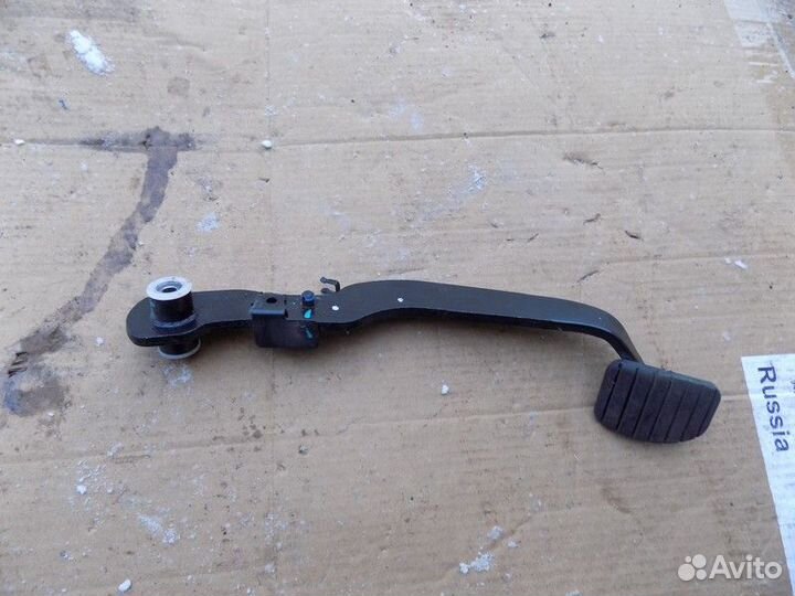 Педаль тормоза Sandero 2014