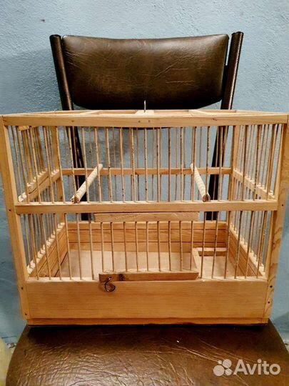 Клетка для птиц из дерева
