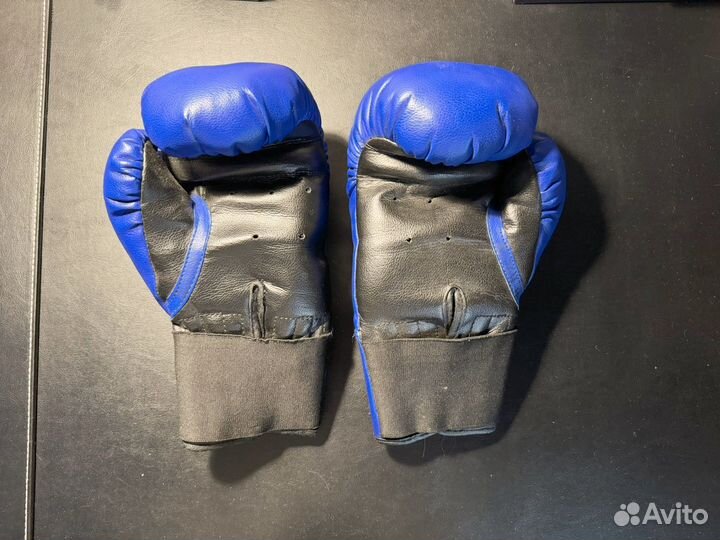 Боксерские перчатки Viking 8 унций