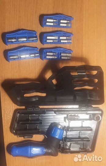 Набор бит и торцевых головок с рукояткой