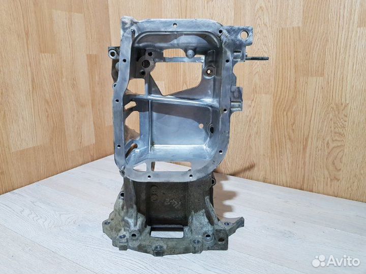 Поддон двигателя Toyota Avensis ZRT271 2ZR-FAE