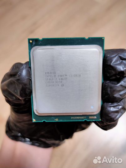 Материнская плата с процессором и памятью