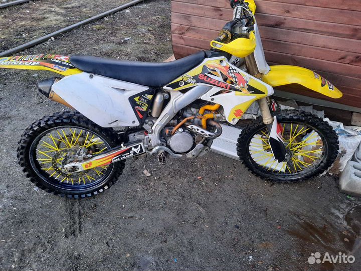 Suzuki rmz250