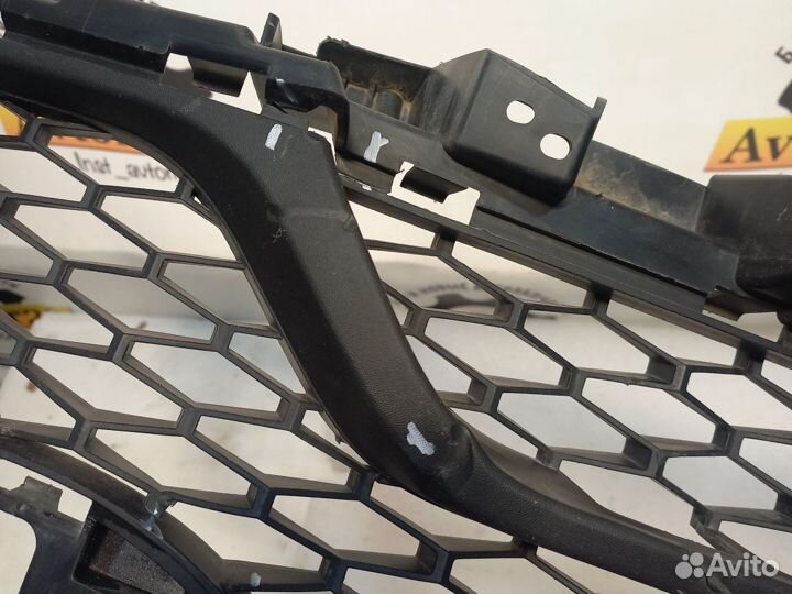 Решотка переднего бампера LADA Largus FL