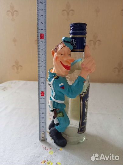 Статуэтка на бутылку