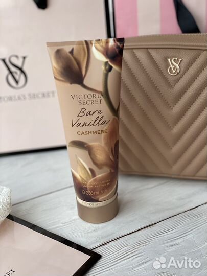 Парфюмированна вода с мерцанием Bare Vanilla