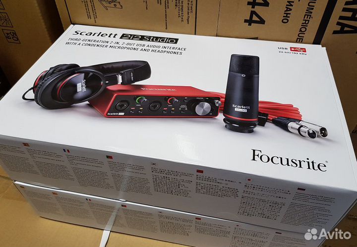 Комплект Focusrite Scarlett 2i2 Studio 3rd Gen New