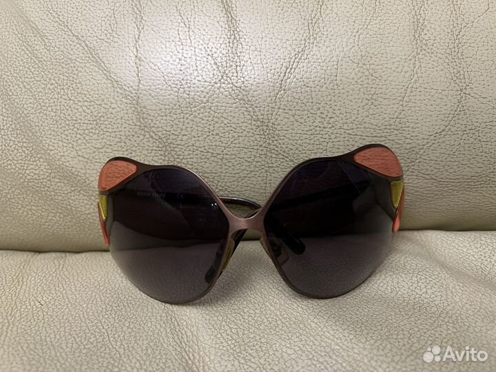 Солнцезащитные очки Miu Miu SMU66H Butterfly