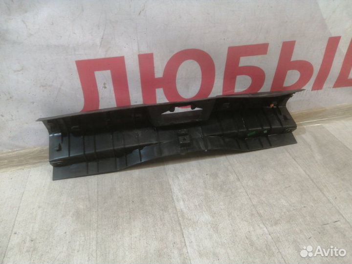Накладка замка багажника задняя Chery Tiggo 4 T19