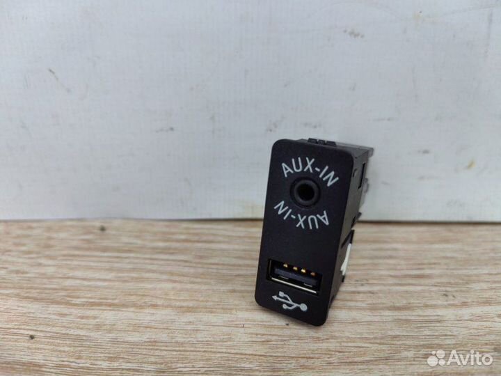 Разъем AUX Bmw 3 F30 N47D20 2013