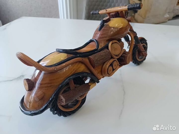 Резные фигуры из дерева 