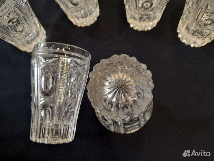 Хрустальные стаканы, стопки, рюмки, розетки