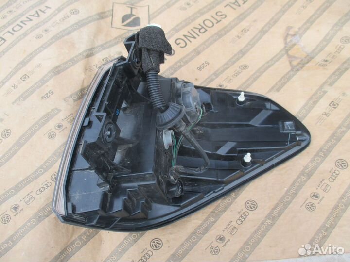 Фонарь задний наружный левый Nissan Patrol Y62