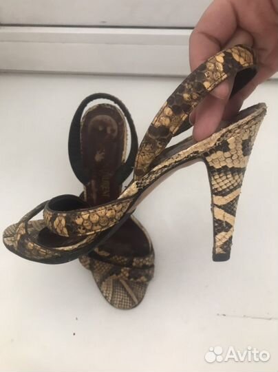 Босоножки из кожи питона