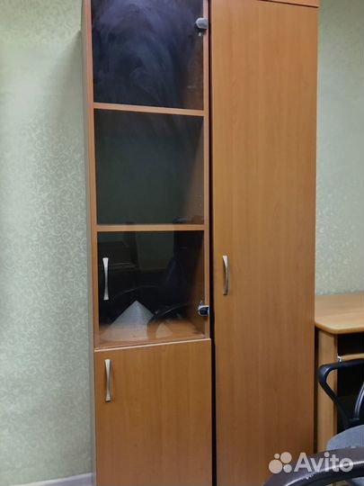 Два (2) шкафа