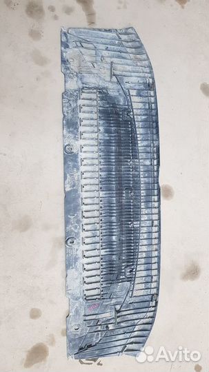 Пластина переднего бампера Audi A6