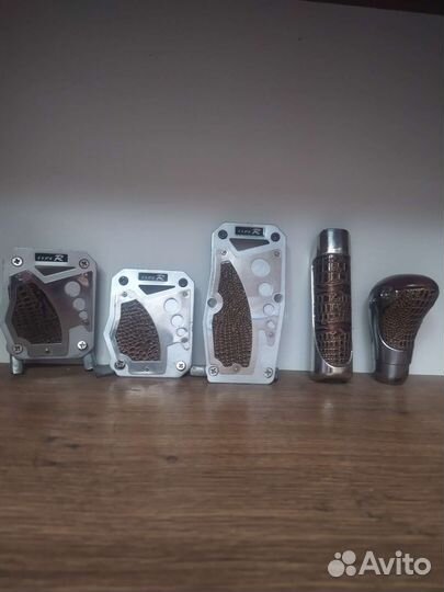 Накладки на педали, ручка кпп