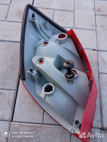 Фонарь задний правый skoda fabia 2